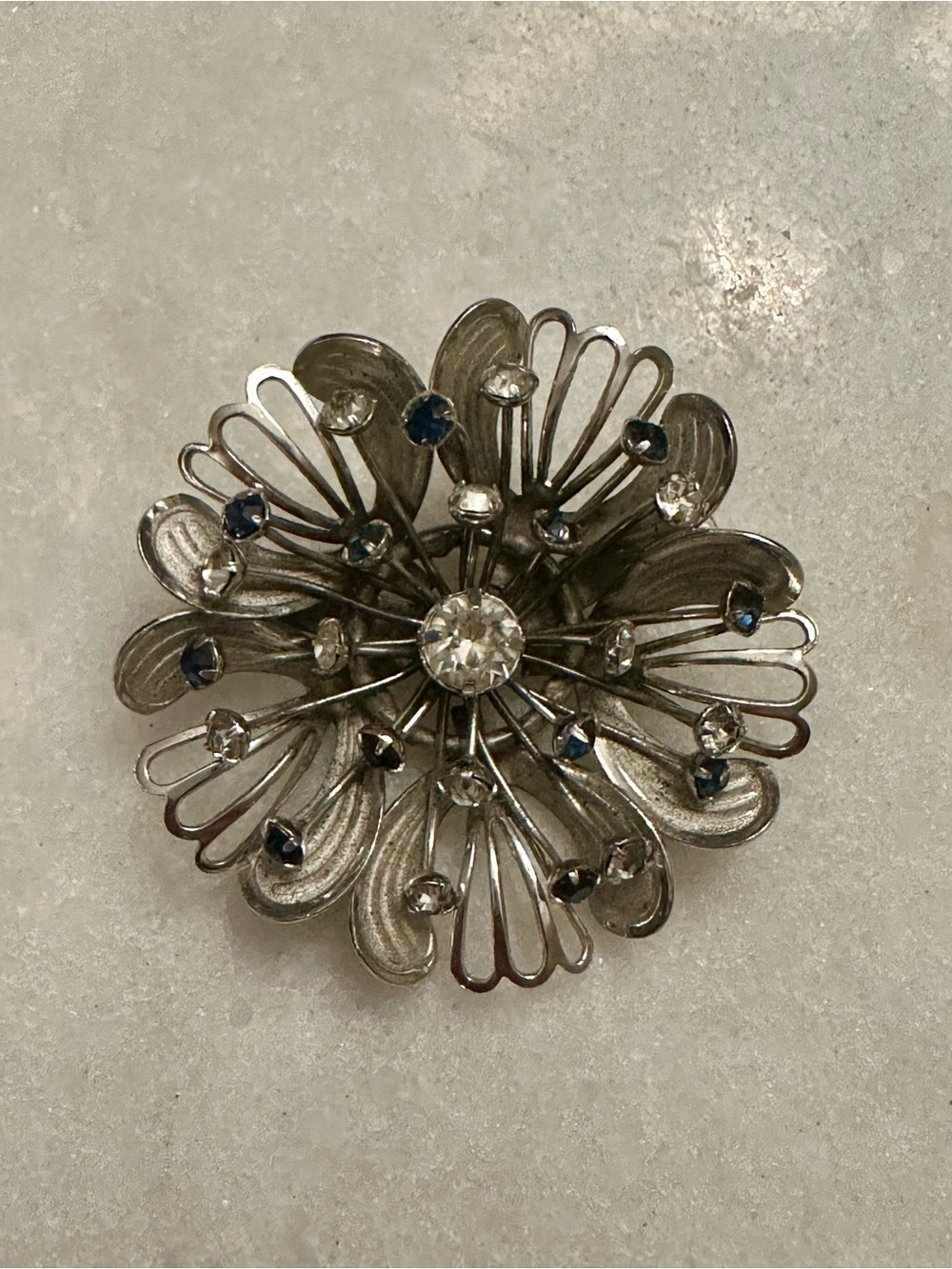 Vintage Bond Boyd sterling silver 925 blue sapphire rhinestones flower brooch